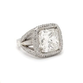 DIAMOND RING