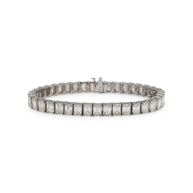 EMERALD CUT DIAMOND LINE BRACELET