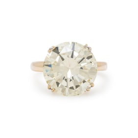YELLOW GOLD AND DIAMOND RING