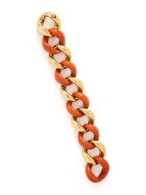 SEAMAN SCHEPPS, VINTAGE, 'CLASSIC LINK' YELLOW GOLD AND CORAL BRACELET