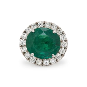 EMERALD AND DIAMOND RING