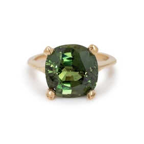 CEYLON ALEXANDRITE AND YELLOW GOLD RING