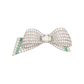 ART DECO, DIAMOND AND EMERALD BOW BROOCH