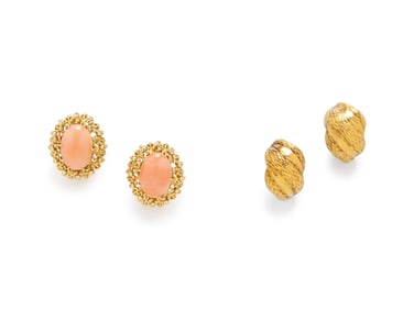 TWO PAIRS OF YELLOW GOLD EARRINGS