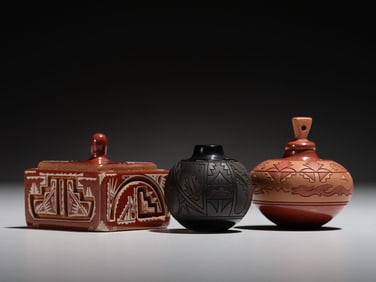 Dolores Curran (Santa Clara, b. 1954) Miniature Pottery