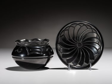 Linda Tafoya-Sanchez (Santa Clara, b. 1962) Micaceous Blackware Pottery