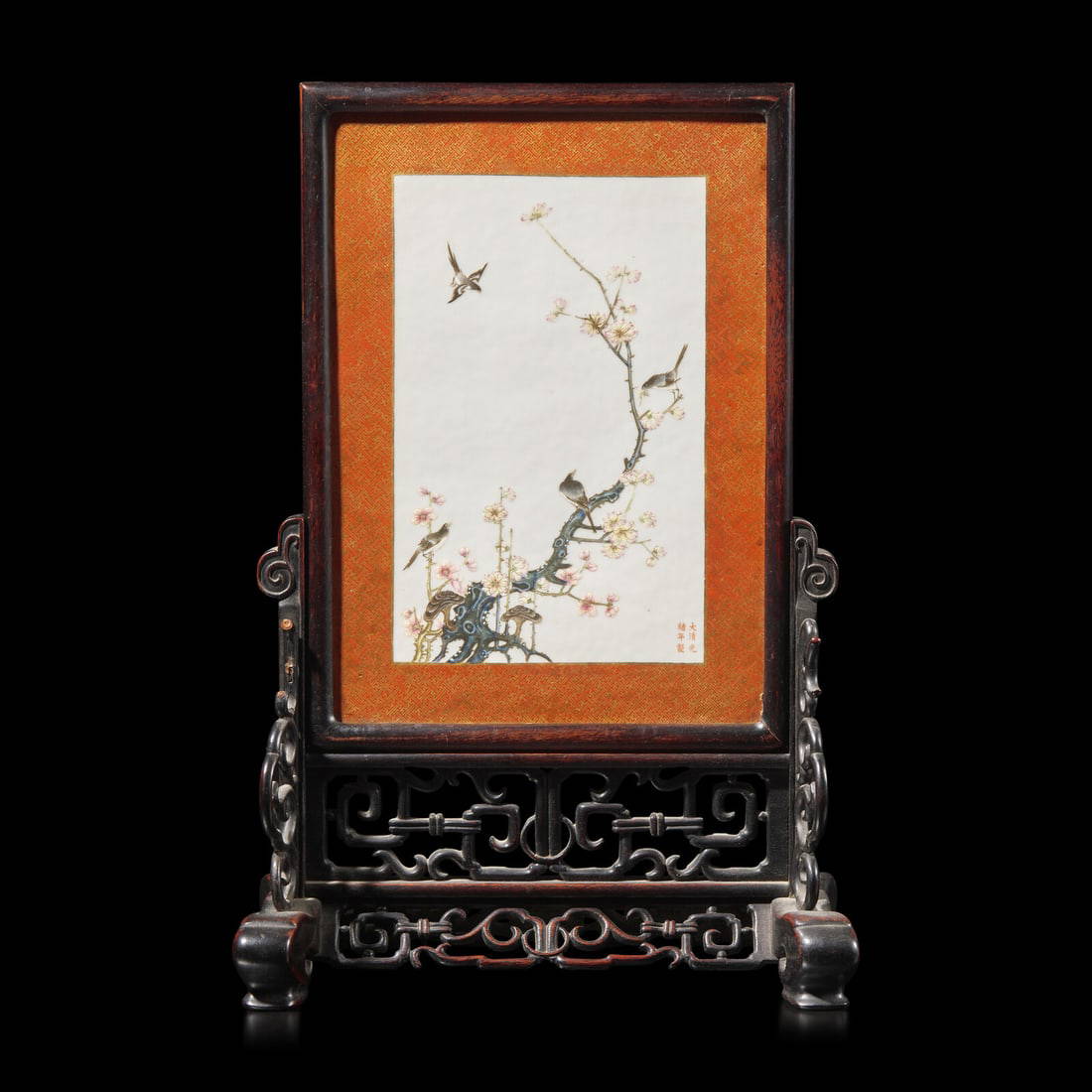 A Chinese Famille Rose Porcelain and Carved Wood Table Screen, 19th to Early 20th Century 晚