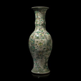 A Large Chinese Famille Verte Porcelain Vase, Late Qing Dynasty 晚清 素三