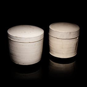 Two Chinese Cizhou-Type White Glazed Porcelain Covered Jars, Ming Dynasty or Earlier  明