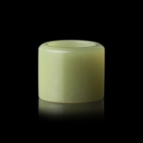 A Chinese Yellow Jade Archer's Ring, 18th/19th Century 清中期 黃玉