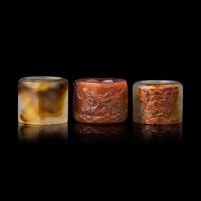 Three Chinese Agate Archer's Rings 瑪瑙扳指一组三枚