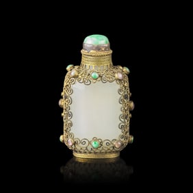 A Chinese Hardstone Embellished Gilt Metal Filigree Mounted White Jade Snuff Bottle, Jade: 18th/19th