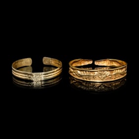 Two Chinese Gold Bracelets, Qianzhuo, Liao-Ming Dynasty  遼-明 花卉紋
