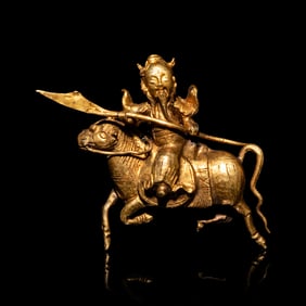 A Chinese Miniature Gold Figure of Guanyu, Qing Dynasty 清 金關公飾