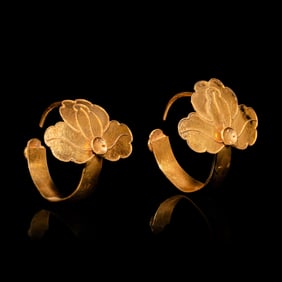 A Pair of Chinese Gold 'Peony' Earrings, Erqian, Qing Dynasty 清 金牡丹