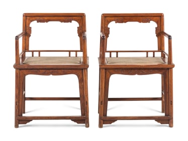 A Pair of Chinese Huanghuali Ming-Style Lowback Armchairs, Meiguiyi, 20th Century  近代