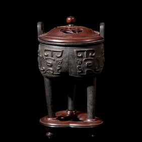 A Chinese Archaistic Patinated Bronze Tripod Censer, Late Ming to Qing Dynasty 明末