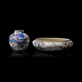 A Wucai-Decorated Vase and a "Dragon" Bulb Dish, Makuzu Kozan