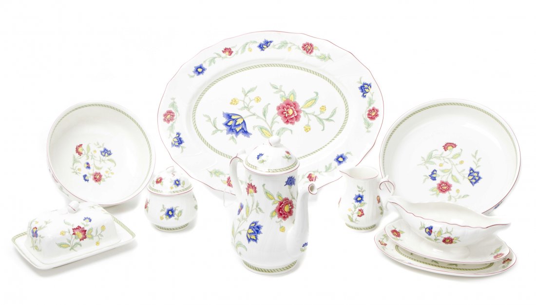 A Villeroy & Boch Porcelain Partial Dinner Service, Len: A Villeroy & Boch Porcelain Partial Dinner Service, in the Persia pattern, comprising 16 chargers, 16 dinner plates, 16 luncheon plates, 18 soup bowls and 20 saucers, 22 teacups and saucers, 10 demita