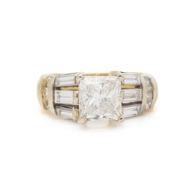 PRINCESS CUT DIAMOND AND YELLOW GOLD RING