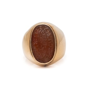 YELLOW GOLD AND CARNELIAN INTAGLIO RING