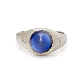 WHITE GOLD, SYNTHETIC SAPPHIRE, AND DIAMOND RING