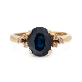 SAPPHIRE AND DIAMOND RING