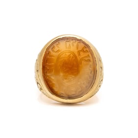 YELLOW GOLD AND CARNELIAN INTAGLIO RING