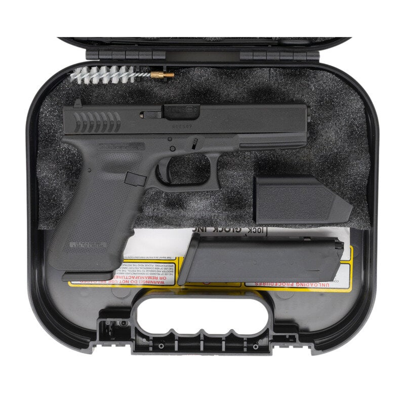 *Glock 22 Gen 3 with RTF2 Grips in Case with Accessories (1 of 2)