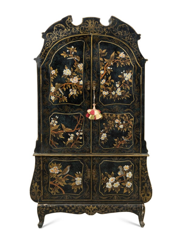 An Italian Black Japanned Bar Cabinet (1 of 3)