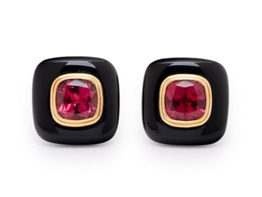 PINK TOURMALINE, BLACK ONYX, AND YELLOW GOLD EARRINGS