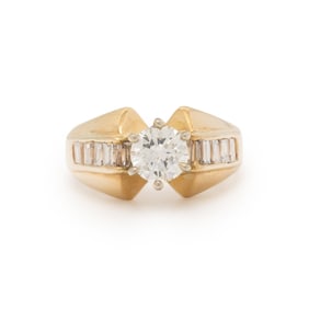 DIAMOND AND YELLOW GOLD RING