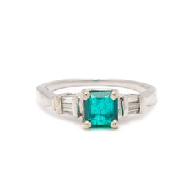 EMERALD AND DIAMOND RING