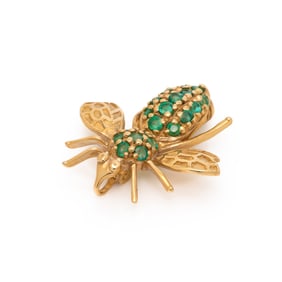 EMERALD AND YELLOW GOLD BEE PIN