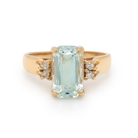 AQUAMARINE, DIAMOND, AND YELLOW GOLD RING