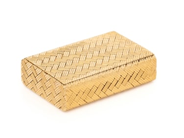 ITALIAN, YELLOW ENGINE TURNED GOLD PILL BOX
