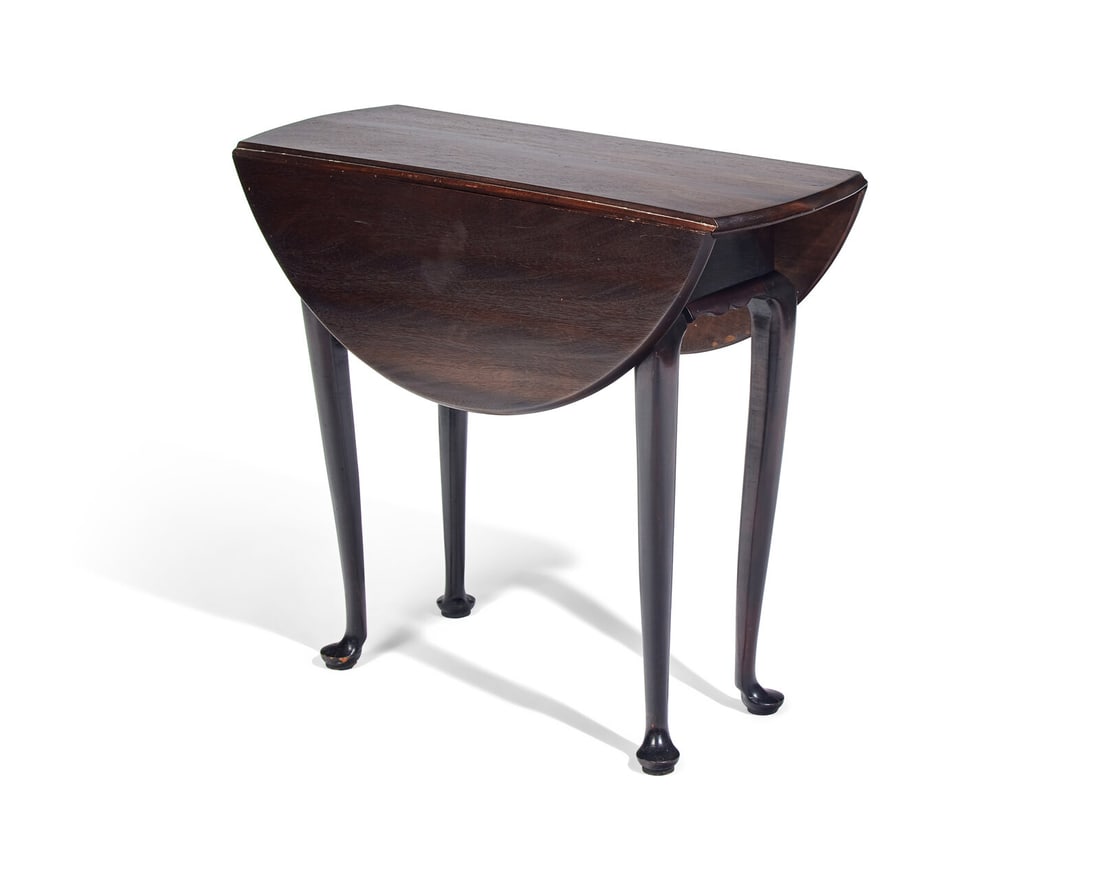 A Queen Anne Mahogany Drop-Leaf Table (1 of 5)
