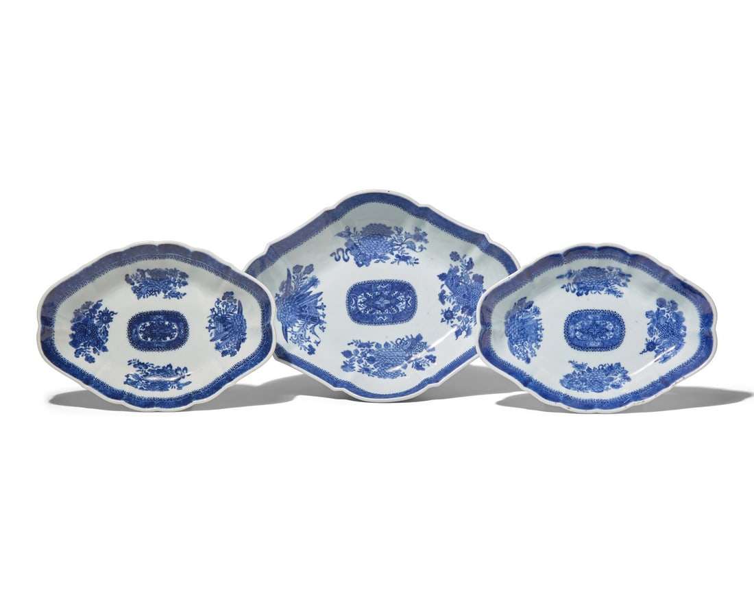 A Chinese Export Porcelain Blue Fitzhugh Oval Compote and Pair of Oval Serving Dishes