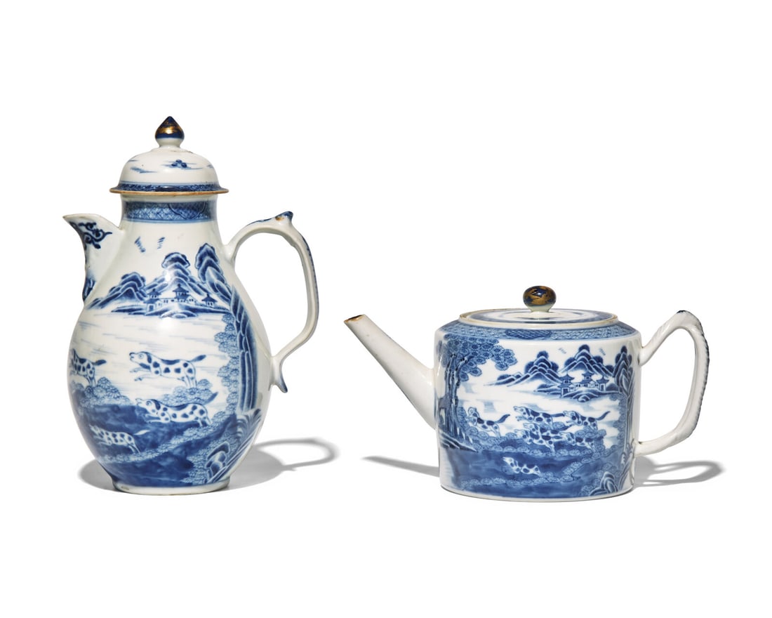 A Chinese Export Porcelain Teapot and Coffeepot Decorated with Hunt Scene