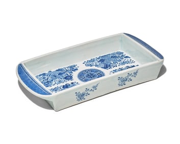 A Rare Chinese Export Porcelain Blue Fitzhugh Bulb Tray