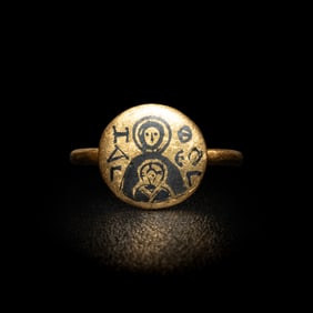 A Byzantine Gold and Niello Ring with Virgin and Child