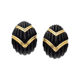 TURI, ONYX AND YELLOW GOLD EARRINGS
