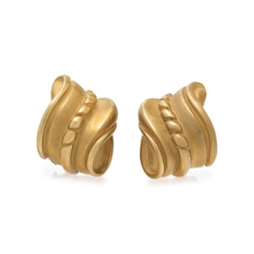 KIESELSTEIN-CORD, YELLOW GOLD 'SCROLL' EARRINGS