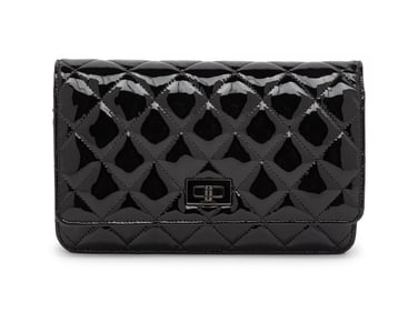 CHANEL, 2.55 PATENT WALLET-ON-CHAIN