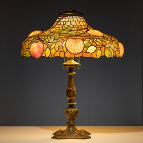 Bent Glass Company, Chicago c. 1910 Apple table lamp