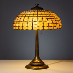 Colonial Art Glass Company Chicago, First Quarter 20th Century Table lamp