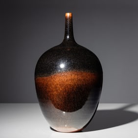Cliff Lee (American, b. 1951) Ceramic vase