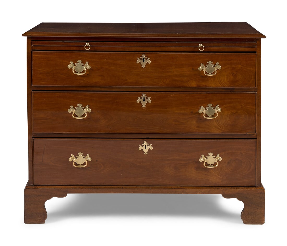 A George III Mahogany Chest of Drawers (1 of 19)