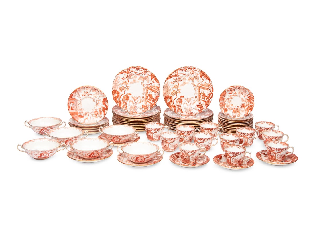 A Royal Crown Derby Red Mikado Porcelain Dinner Service (1 of 18)