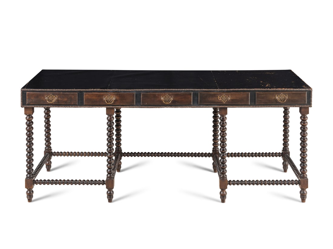 A William and Mary Style Oak and Leather-Veneer Console Table (1 of 19)
